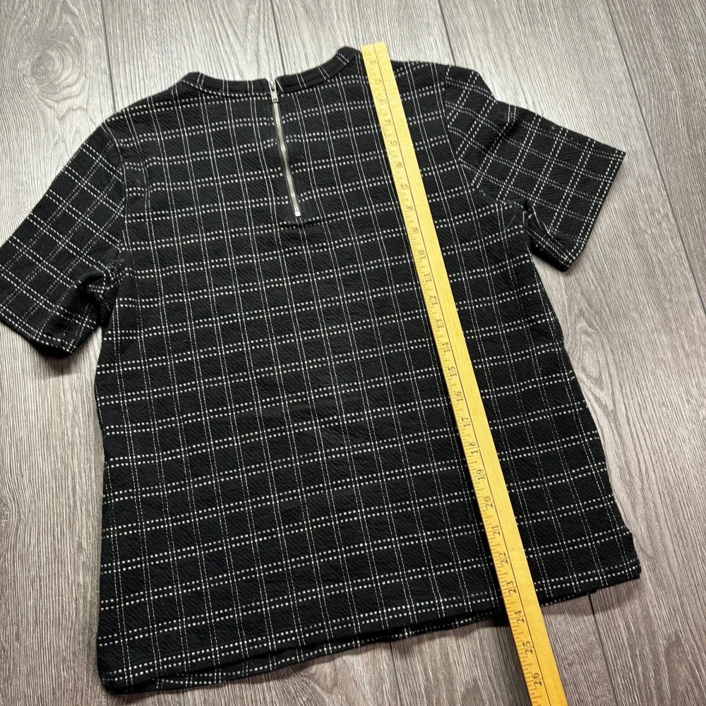 Anthropologie 9-H15 Black White Grid Windowpane Textured Short Sleeve Zipper Top - Picture 7 of 9
